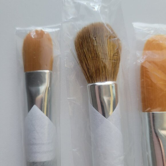 i.d. Bare Escentuals Cosmetic Brush Lot Max Coverage Face Brush Concealer SEALED - Picture 3 of 6